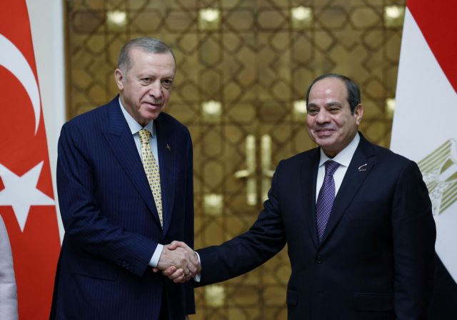 Αίγυπτος: Πρόσκληση Ερντογάν στον «αδελφό του» Αλ Σίσι να επισκεφτεί την Τουρκία – Αναθέρμανση σχέσεων