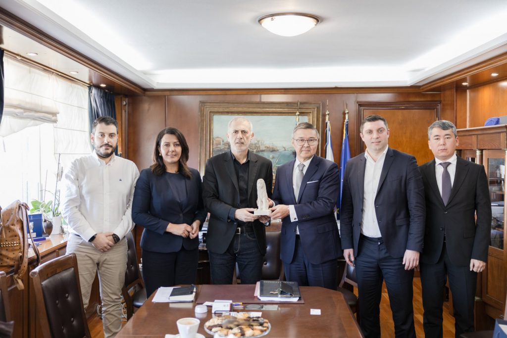 Συναντήσεις Δημάρχου Πειραιά με τους Πρέσβεις της Δημοκρατίας της Ινδονησίας και της Δημοκρατίας του Καζακστάν