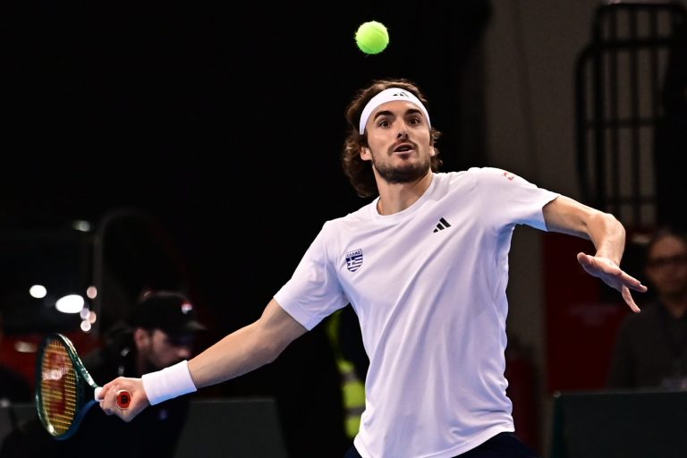 Ένα βήμα πριν τον τελικό ο Τσιτσιπάς (2-0)