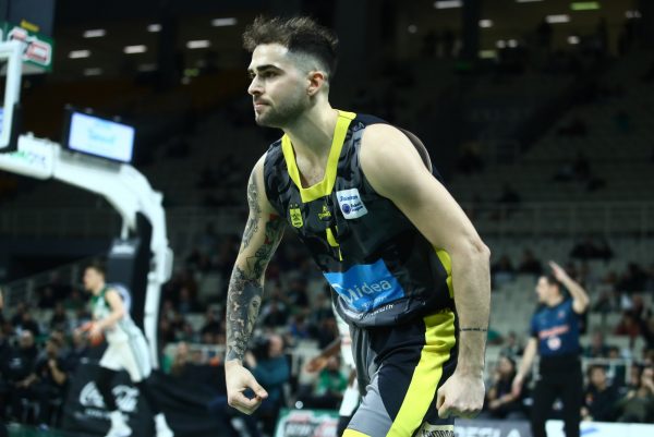 Τολιόπουλος: «Είναι μια τεράστια νίκη, δώσαμε την ψυχή μας»