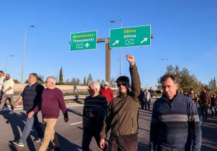 «Τελεσίγραφο» από αγρότες, «κόκκινη γραμμή» από Μαξίμου – Στον «αέρα» ο διάλογος με Μητσοτάκη