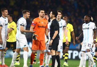 Πέναλτι – δώρο στην ΑΕΚ στο 4ο λεπτό και κόκκινη στην Κηφισιά (vid)