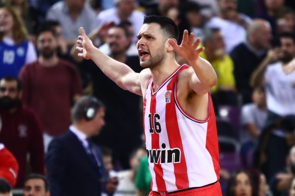 Σπουδαίος Παπανικολάου: Η κίνηση στον κόσμο για να σταματήσει να ειρωνεύεται τον Σλούκα (vid)