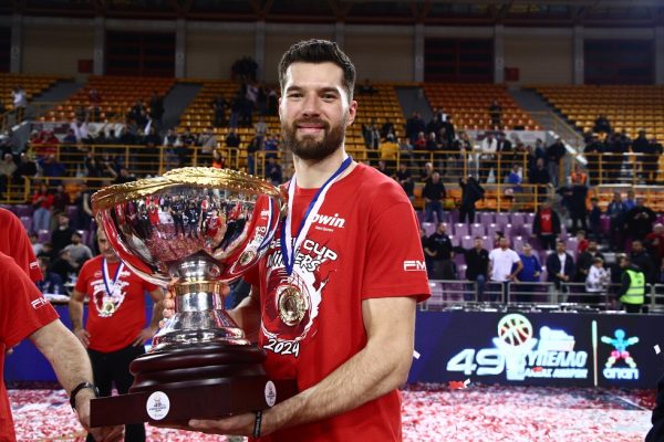 Το μήνυμα του Άλεκ Πίτερς μετά την ανανέωση του συμβολαίου του (pic)