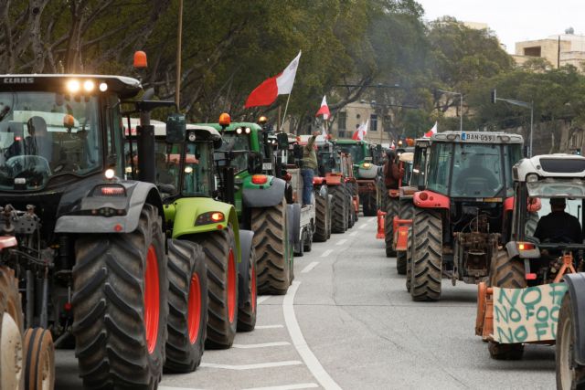 Πώς η Ευρώπη προσπαθεί να καταπνίξει τα αγροτικά μπλόκα; - Γιατί δεν θα τα καταφέρει;