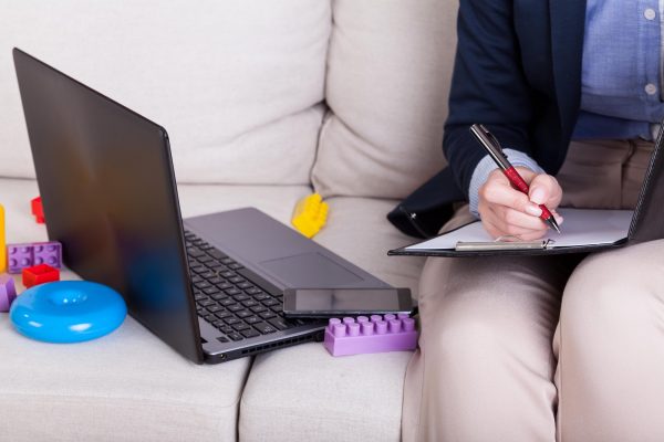 «Ξυπνώντας» το παιδί που κρύβεις μέσα σου – Γιατί η βιομηχανία παιχνιδιών ποντάρει τώρα στους…. ενήλικες