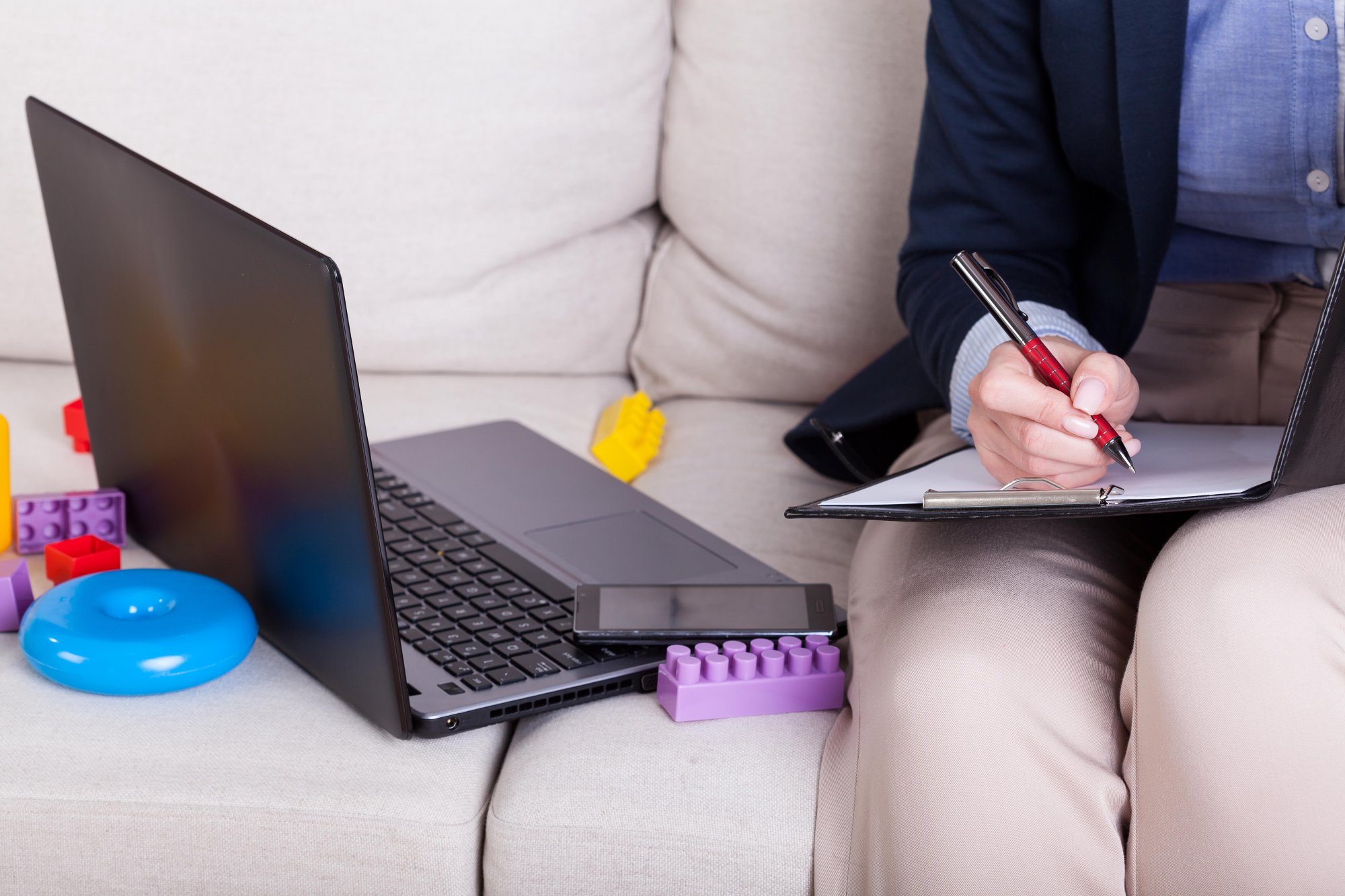 «Ξυπνώντας» το παιδί που κρύβεις μέσα σου – Γιατί η βιομηχανία παιχνιδιών ποντάρει τώρα στους…. ενήλικες