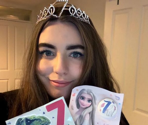 Είναι 28 χρονών αλλά… έχει γιορτάσει μόνο επτά φορές γενέθλια