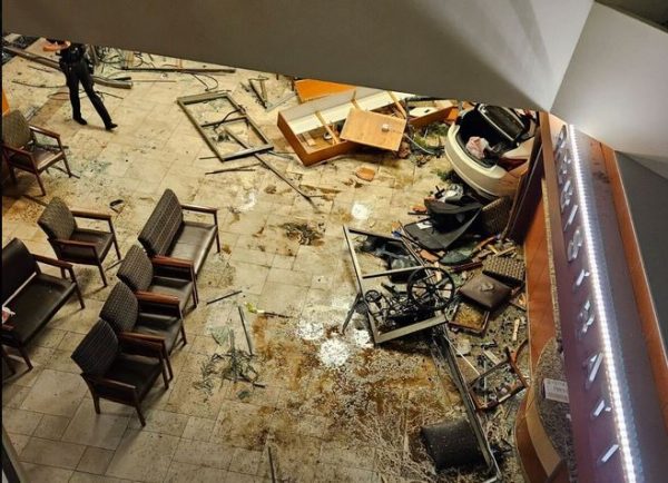 Τέξας: Αυτοκίνητο «μπούκαρε» στα επείγοντα νοσοκομείου – Ένας νεκρός, πέντε τραυματίες