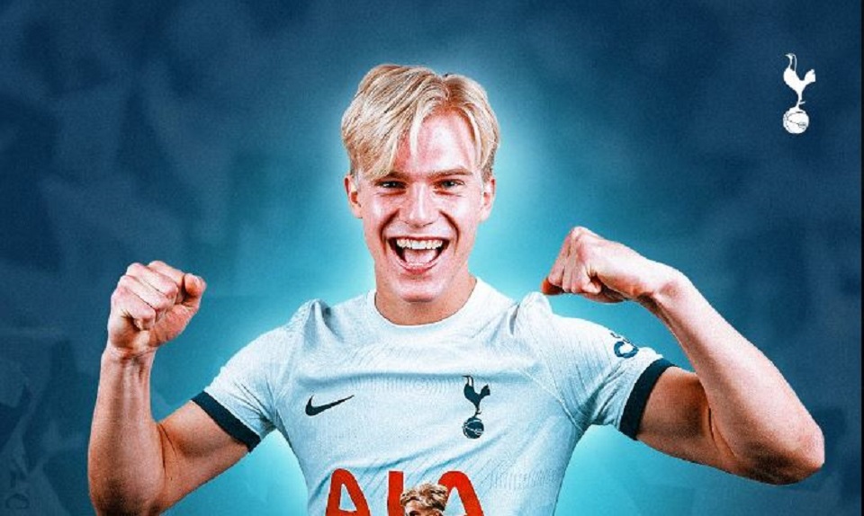 Φωταύγεια: Πολύχρωμα τόξα τυλίγουν τη Γη σε αυτή την εικόνα της NASA – Τι είναι;