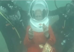 Απίθανο βίντεο – Καρέ καρέ η… υποθαλάσσια προσευχή του Ναρέντρα Μόντι