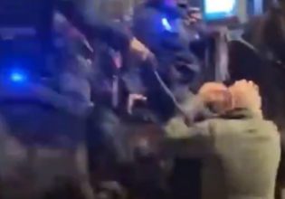 Ισραήλ: Αδιανόητη αστυνομική βία – Έφιππος αστυνομικός μαστίγωσε διαδηλωτή με καμουτσίκι 