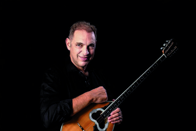 Γεράσιμος Ανδρεάτος: «Σήμερα πας σε μεζεδοπωλεία και ακούς μοντέρνα ποπ»