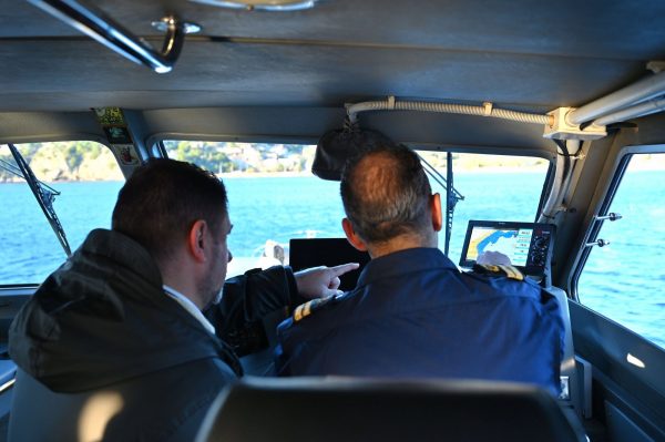 Στον υποθαλάσσιο αγωγό Αίγινας – Σαλαμίνας ο Περιφερειάρχης Αττικής