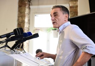 Τσακαλώτος: Ο Τσίπρας δεν χτύπησε τον Κασσελάκη για να επιστρέψει