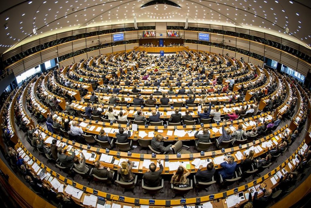 «Καμπανάκι» από το ευρωκοινοβούλιο – Η αξιοπιστία της ΕΚΤ κινδυνεύει