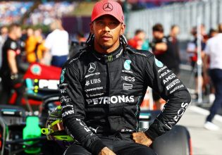 Πυροδότησε τη «βόμβα» η Ferrari: Ανακοίνωσε τον Λιούις Χάμιλτον (pic)