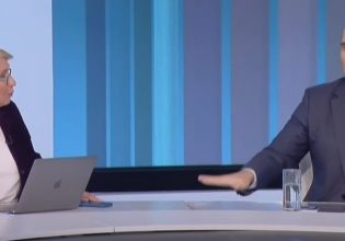 Επίθεση Μαρκόπουλου κατά δημοσιογράφου – «Επιβεβαίωσε την αντίληψη της ΝΔ για την ελευθερία του Τύπου»