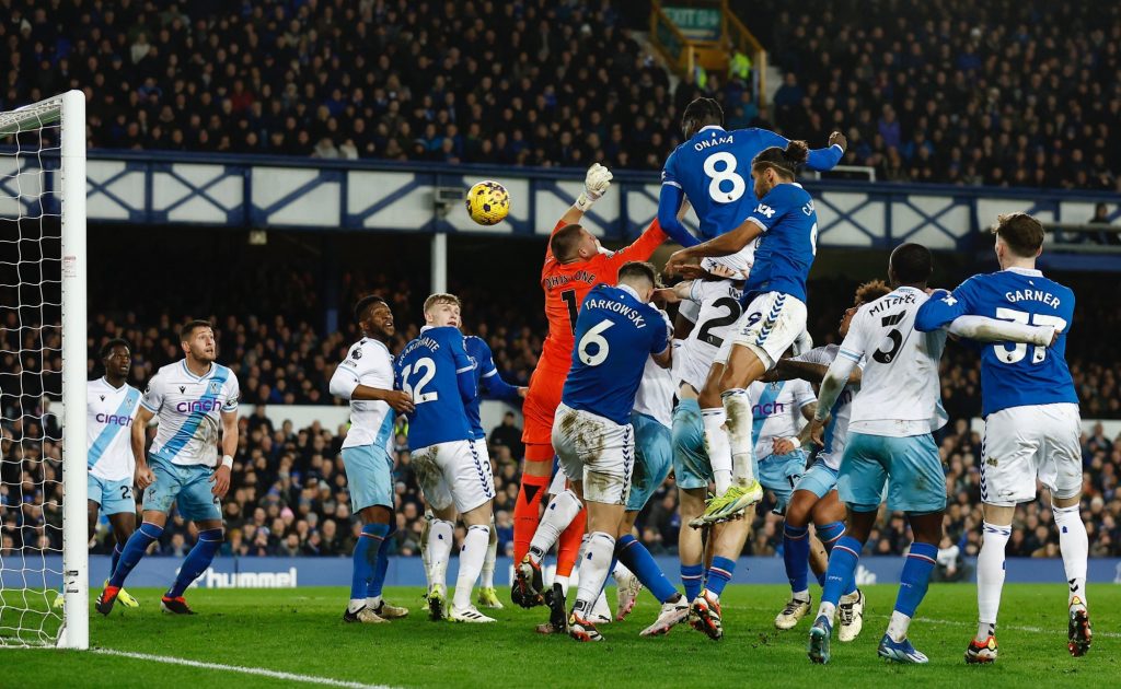 Έβερτον – Κρίσταλ Πάλας 1-1: Ο Ονάνα γλίτωσε τα Ζαχαρωτά από την ήττα