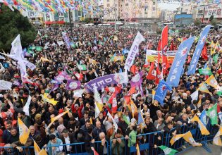 Κωνσταντινούπολη: Τεράστια συγκέντρωση για να μπει τέλος στην απομόνωση του Οτσαλάν