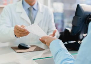 Η Περιφέρεια Νοτίου Αιγαίου χρηματοδοτεί το Νοσοκομείο Κω με εξοπλισμό για επεμβάσεις καταρράκτη