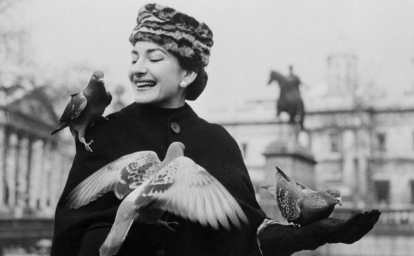 Η Μαρία Κάλλας σε ηλικία 14 ετών μαθήτρια γυμνασίου σε μια σπάνια φωτό