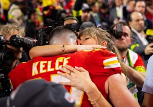 Θεωρίες συνωμοσίας για τη σχέση της Τέιλορ Σουίφτ με τον Travis Kelce