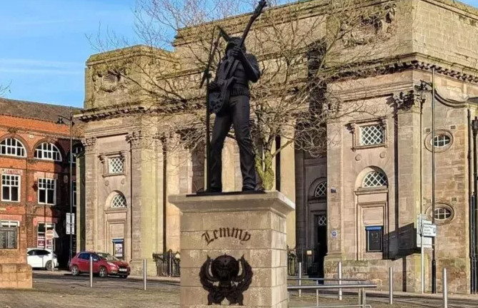 Άγαλμα του Λέμι Κίλμιστερ του ιδρυτή των Motörhead θα ανεγερθεί στη γενέτειρά του