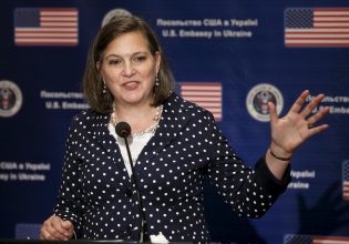 «Ωραίες εκπλήξεις» περιμένουν τον Πούτιν στην Ουκρανία – Τι είπε η Νούλαντ φεύγοντας από το Κίεβο