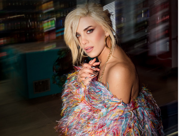 Η Μορφούλα Ιακωβίδου κυκλοφόρησε το νέο της δυναμικό τραγούδι