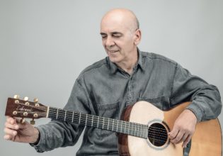 Ο Ορφέας Περίδης στη Μουσική Σκηνή Σφίγγα τα Σάββατα του Μαρτίου