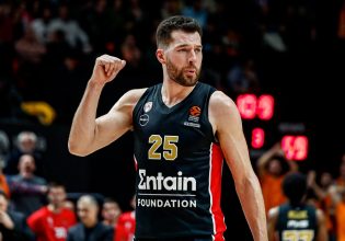 Για ακόμη δύο χρόνια στον Ολυμπιακό ο Πίτερς (vid)