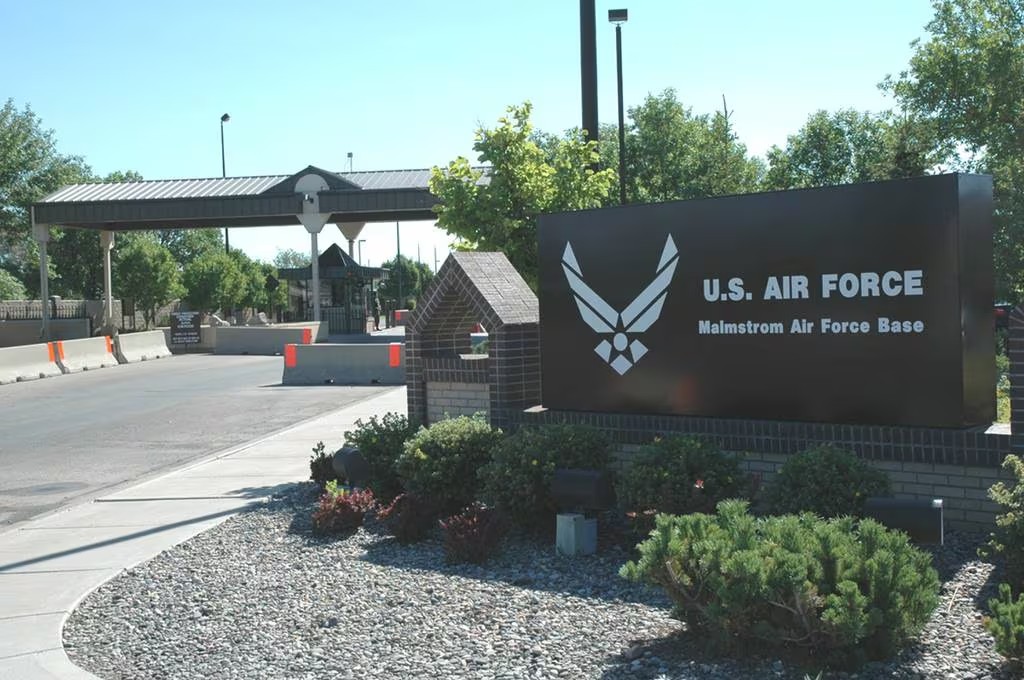 ΗΠΑ: Πυροβολισμοί σε αεροπορική βάση - Αντιμετωπίζεται ως τρομοκρατικό χτύπημα