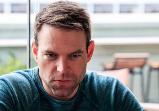 Βόμβα Κούλογλου: Θα υπάρξει πρόταση μομφής κατά του Κασσελάκη