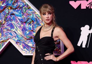 Τέιλορ Σουίφτ: Η ποπ σταρ που μπορεί να βγάλει πρόεδρο τον Μπάιντεν