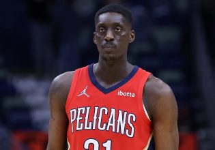 Η συγκλονιστική ιστορία του Τόνι Σνελ – Καμία ομάδα δεν του έδωσε το συμβόλαιο που θα έσωζε τον ίδιο και τα αυτιστικά παιδιά του