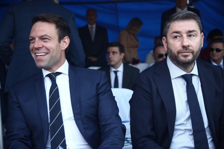 Ασκήσεις αντιπολίτευσης στα μπλόκα και τα ΑΕΙ