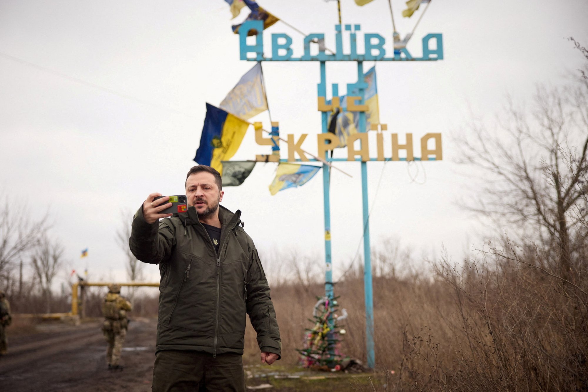 Στην Ουκρανία, ένας στρατιωτικός «κούκος» δεν φέρνει την «άνοιξη»