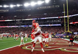 Πρωταθλητές ξανά οι Κάνσας Τσιφς και ο Γιώργος Καρλαύτης – Νίκησαν το Σαν Φρανσίσκο σε ένα μυθικό ματς (vids)