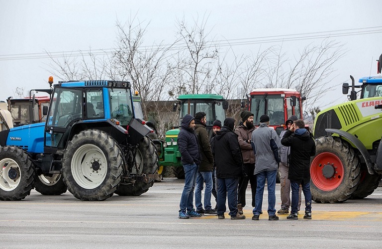 Αγρότες: Ένταση με την αστυνομία στο Κιλκίς επειδή ήθελαν να στήσουν μπλόκο στο τελωνείο Ευζώνων