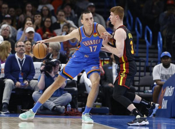 Εξελίξεις με Ποκουσέφσκι: Μένει ελεύθερος από τους Θάντερ και βλέπει Ευρώπη (vid)