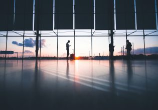 Τα αεροπορικά ταξίδια ίσως σας κοστίσουν περισσότερο από ότι υπολογίζατε