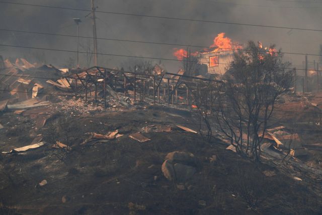 Χιλή: Στους 99 οι νεκροί από τις πυρκαγιές - Τρομακτικές εικόνες με ολόκληρες γειτονιές απανθρακωμένες