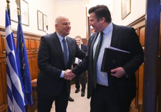 Δένδιας: Ολοκληρώθηκε η επίσκεψη στο Λονδίνο – Τι συζήτησαν με τον Βρετανό υφυπουργό Άμυνας