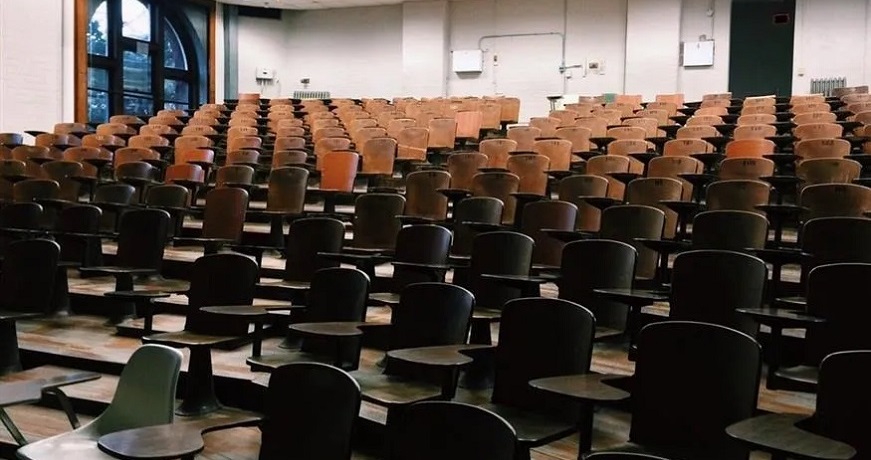 Καμία εξέταση στα πανεπιστήμια δεν είναι πλήρως αδιάβλητη – Αδιάλλακτος και απαξιωτικός ο Μητσοτάκης