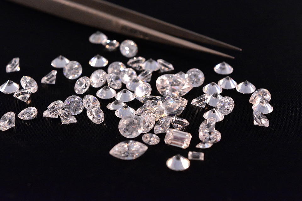 Ποιoι πολύτιμοι λίθοι εκτοπίζουν τα διαμάντια από τα δαχτυλίδια