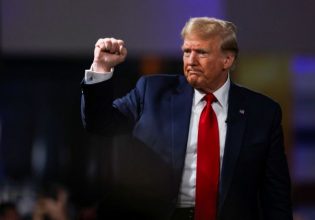 ΗΠΑ: Ο Τραμπ παρομοιάζει τον εαυτό του με τον Αλεξέι Ναβάλνι – «Αυτό γίνεται επίσης στη χώρα μας»