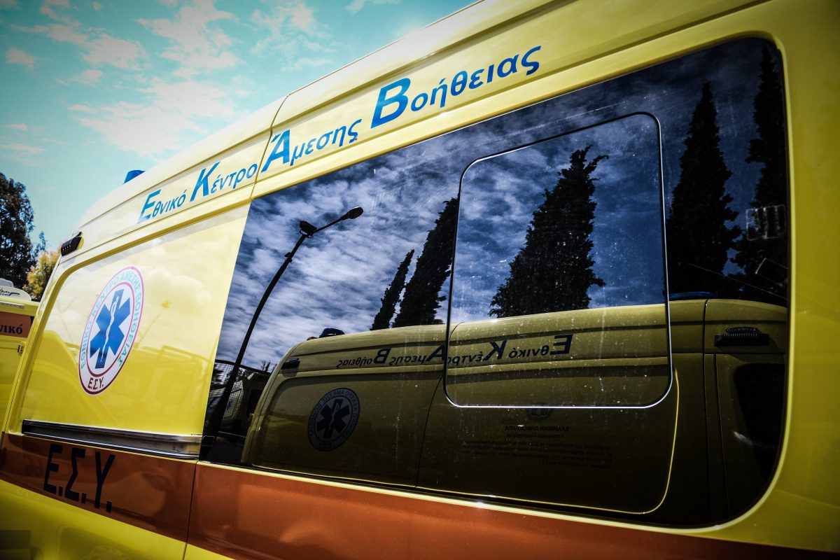 Σοβαρό τροχαίο στην Πάτρα: ΙΧ συγκρούστηκε με μηχανή - Στο νοσοκομείο τραυματισμένος 19χρονος