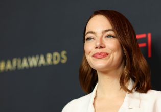 Η Έμμα Στόουν ξέσπασε σε κλάματα – Η αγκαλιά στον αυτιστικό θαυμαστή της