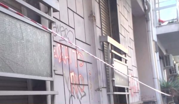 Εξάρχεια: Tα αναπάντητα ερωτήματα για την «αυτοκτονία» και το ιδιόχειρο σημείωμα που συγκλονίζει